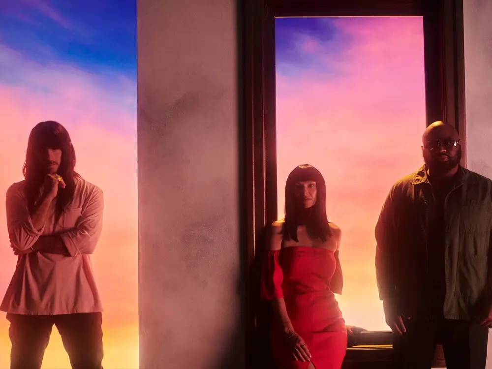 Khruangbin | Parcels