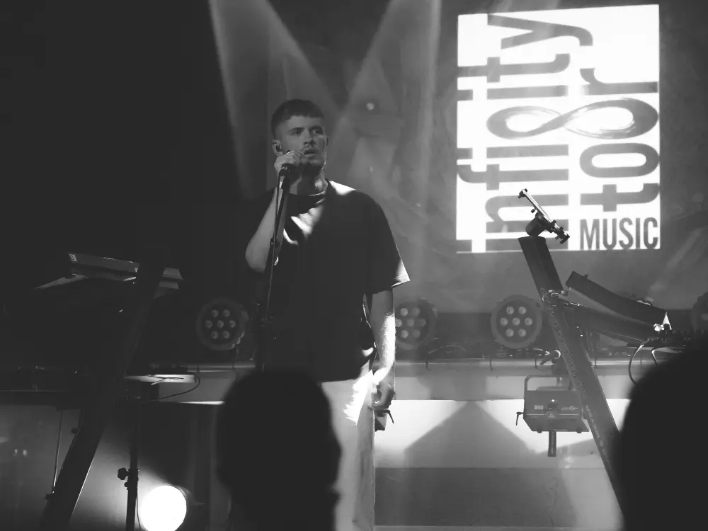 Greifbar &amp; PAUL EMIL | Freistadt