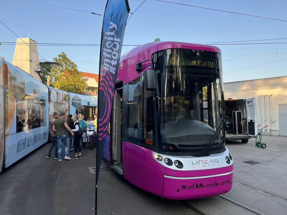 Sound Tram mit Acoustic Element