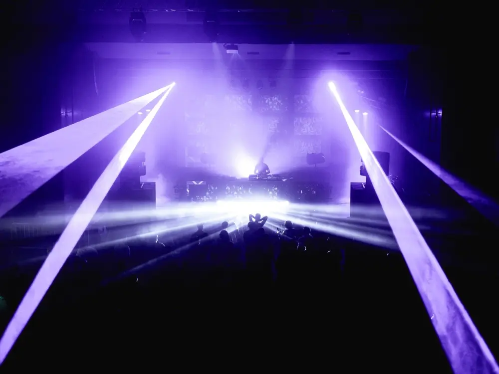 Glitched &amp; Electronic Movement