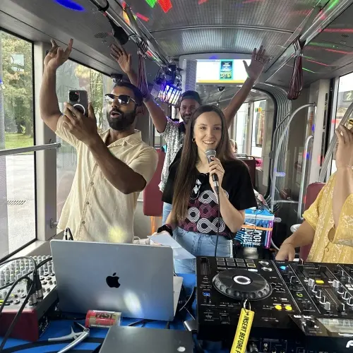 Sound Tram mit Acoustic Element