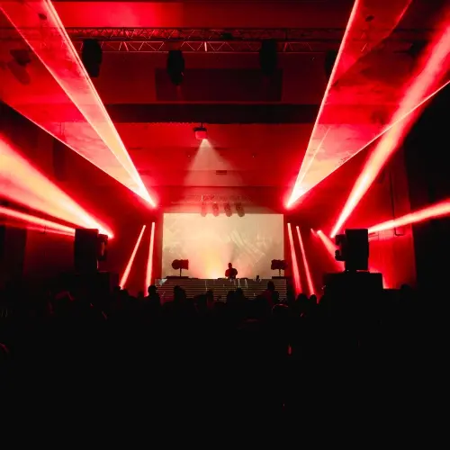 Glitched &amp; Electronic Movement