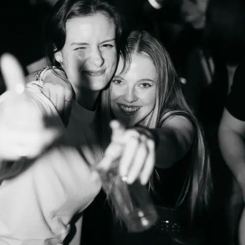 Glitched &amp; Electronic Movement